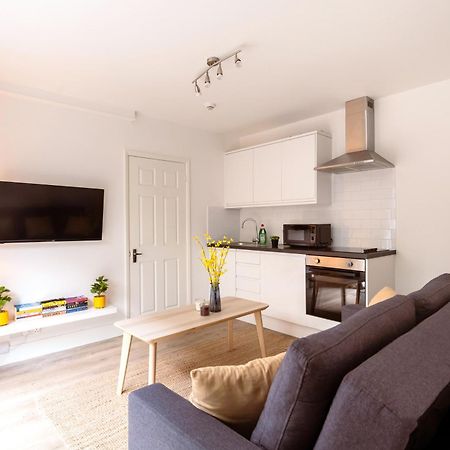 Ferienwohnung Guildford Town Centre With Parking Exterior foto