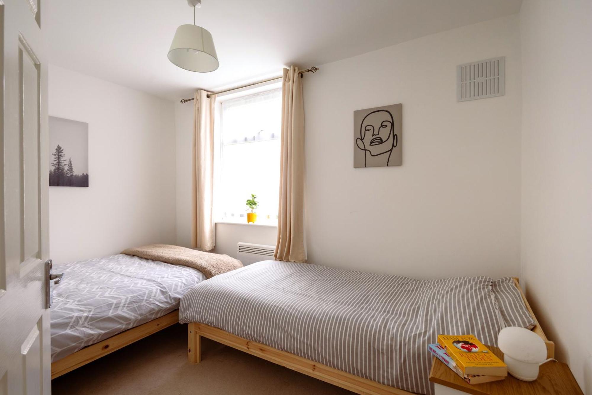 Ferienwohnung Guildford Town Centre With Parking Exterior foto